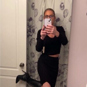 Sincerely Jules Black Pencil Skirt w cropped sweater top XS